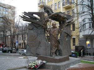 ukraine-kyiv-chornovil_monument
