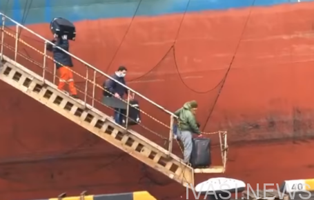 Из порта "Южный" эвакуировали моряков-иностранцев