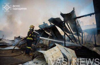 Пожар в Нерубайском, в пожаре сгорели коровы, Одесса, Одесская область, 10 апреля